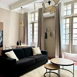 https://splendide-t2-au-coeur-daix-et-du-cours-mirabeau.fr-provencehotel.com